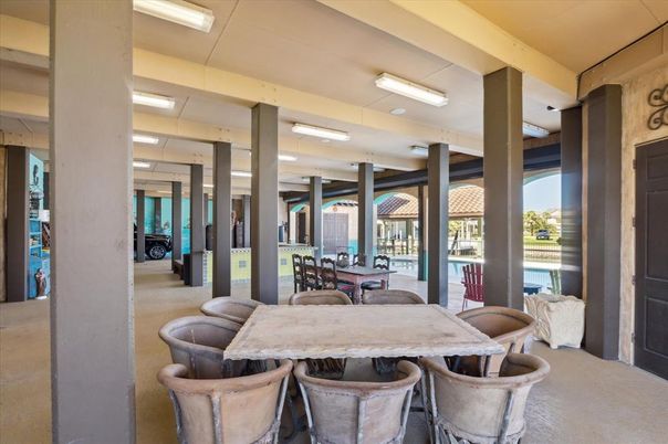 Dining room, Interior
