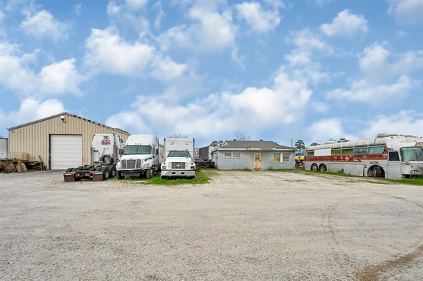 Backyard, Detached Garage, Exterior