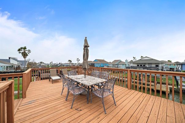 Exterior, Wood Texture Flooring