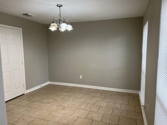 Chandelier, Empty room, Interior, Pendant Lights