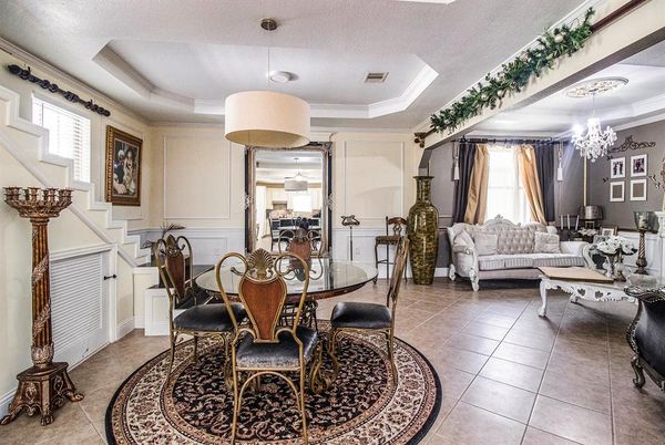 Chandelier, Dining room, Interior, Living room, Pendant Lights