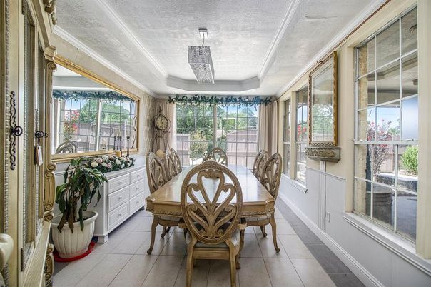 Dining room, Interior