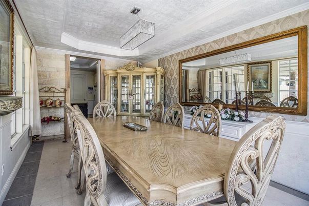 Dining room, Interior