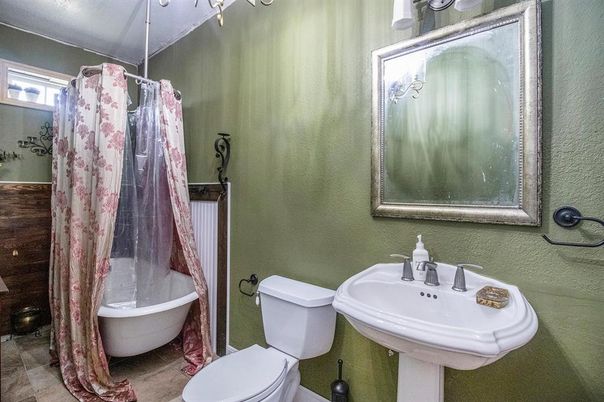 Bathroom, Free Standing Baths, Interior