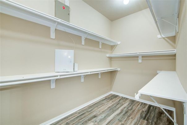 Interior, Walk-in Closets, Wood Texture Flooring