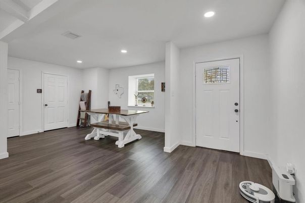 Home Office, Interior, Recessed Lighting, Wood Texture Flooring