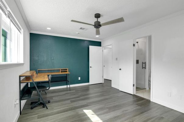 Home Office, Interior, Recessed Lighting, Wood Texture Flooring