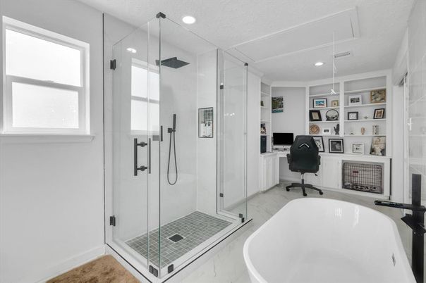 Bathroom, Free Standing Baths, Glass Shower, Interior, Recessed Lighting