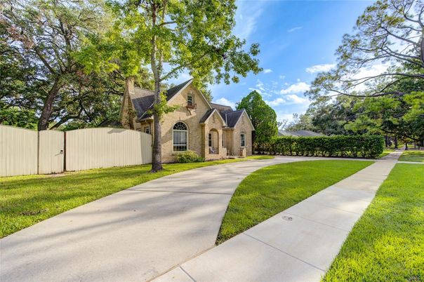 Backyard, Exterior, Facade, Brick Facade, French Provincial