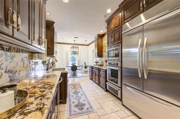 Chandelier, Dining room, Interior, Kitchen, Pendant Lights, Recessed Lighting, Stainless Steel Appliances