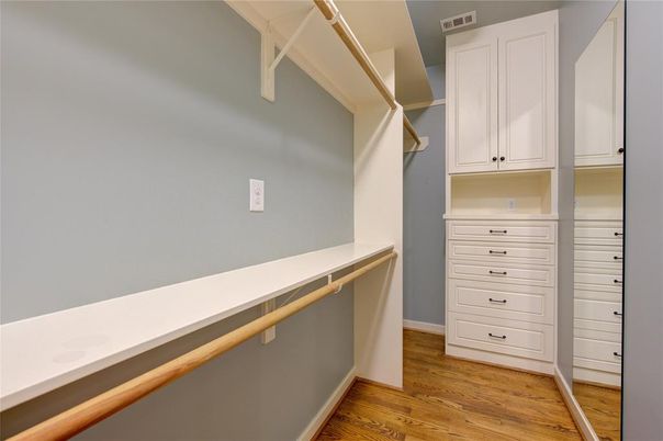 Interior, Walk-in Closets, Wood Texture Flooring