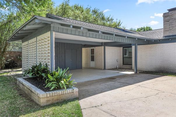 Detached Garage, Exterior