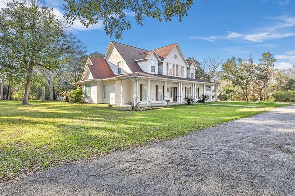 Backyard, Exterior, Facade, Farmhouse