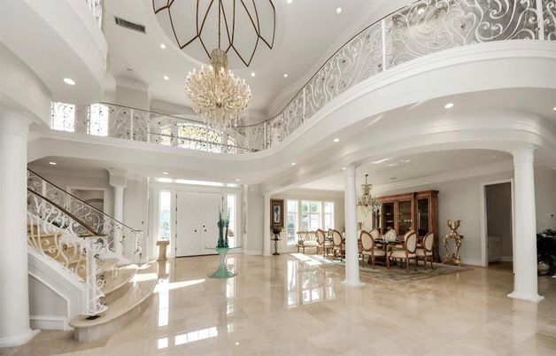 Chandelier, Dining room, Interior, Recessed Lighting