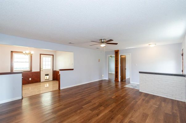 Chandelier, Empty room, Interior, Wood Texture Flooring
