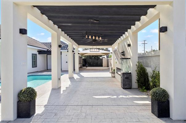Exterior, Pool