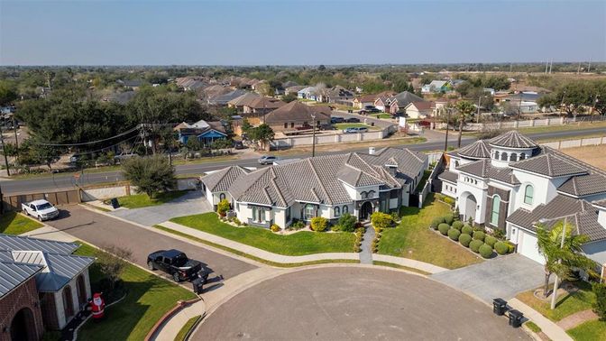 Exterior, Drone