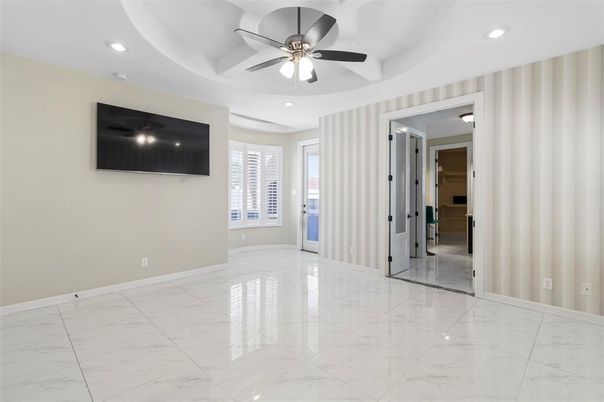 Empty room, Interior, Marble, Recessed Lighting
