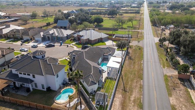 Exterior, Drone