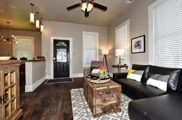 Interior, Living room, Pendant Lights, Wood Texture Flooring