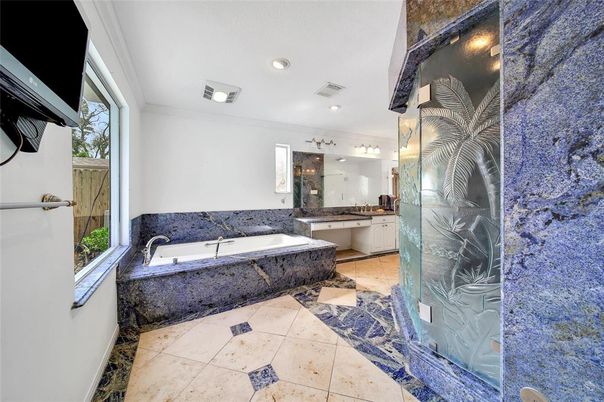 Bathroom, Interior, Recessed Lighting