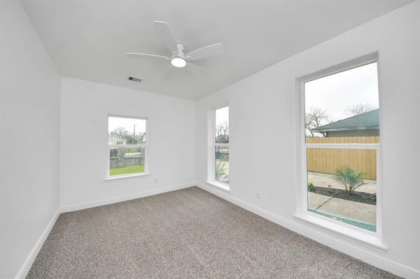 Empty room, Interior