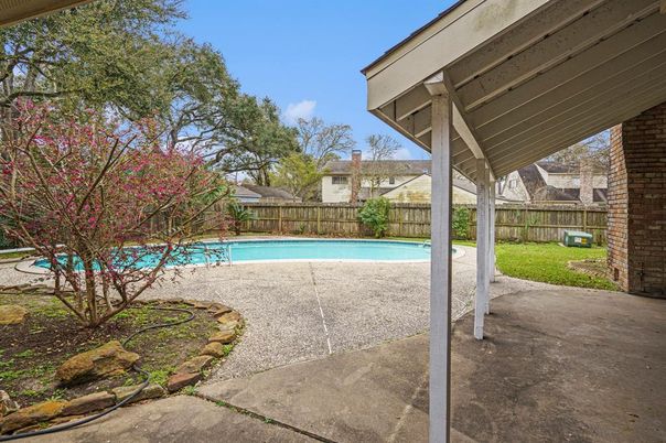Exterior, Pool