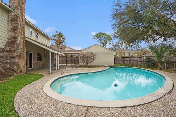 Exterior, Pool