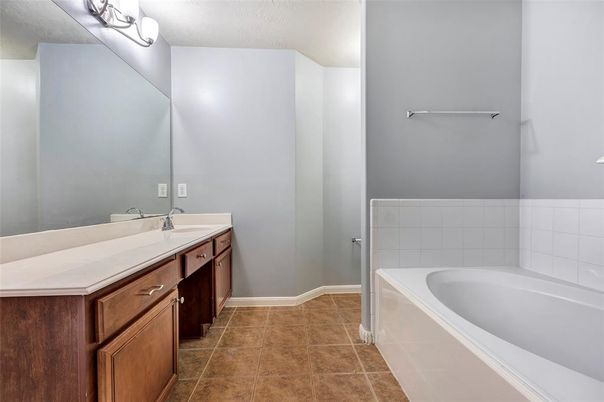 Bathroom, Dual Sink Vanities, Interior