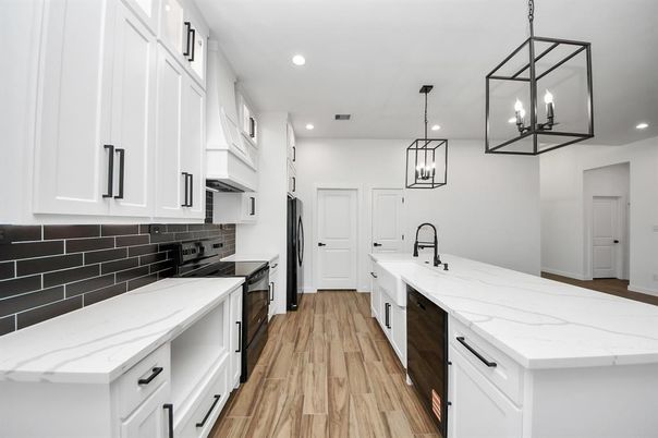 Interior, Kitchen, Pendant Lights, Recessed Lighting, Wood Texture Flooring