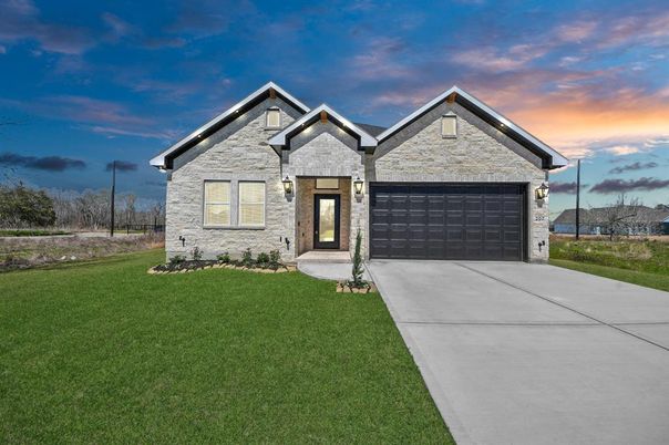 Attached, Exterior, Facade, Brick Traditional