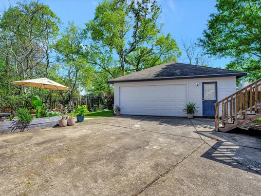 Backyard, Detached Garage, Exterior