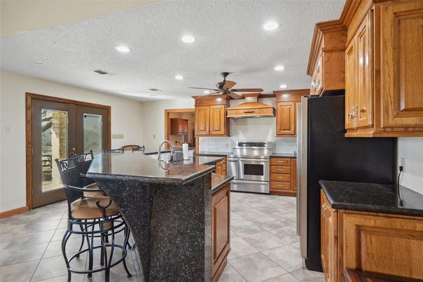 Dining room, Interior, Kitchen, Recessed Lighting, Stainless Steel Appliances