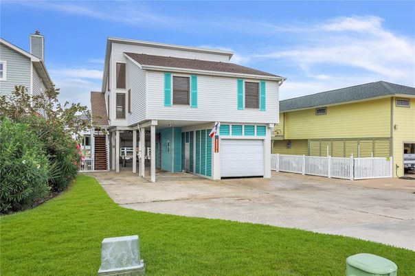 Attached, Backyard, Exterior, Facade, Split Level