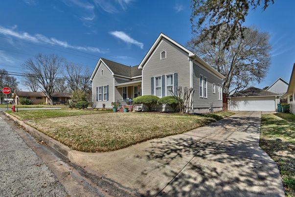 Backyard, Detached Garage, Exterior, Facade, Queen Anne Victorian