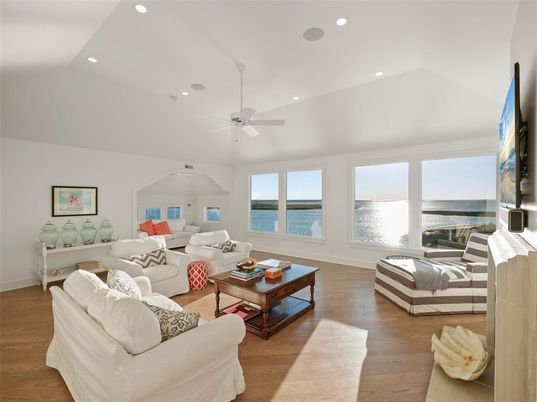 Interior, Living room, Recessed Lighting, Water, Wood Texture Flooring