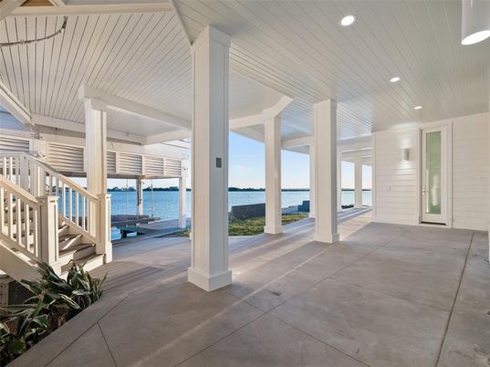 Exterior, Recessed Lighting, Water