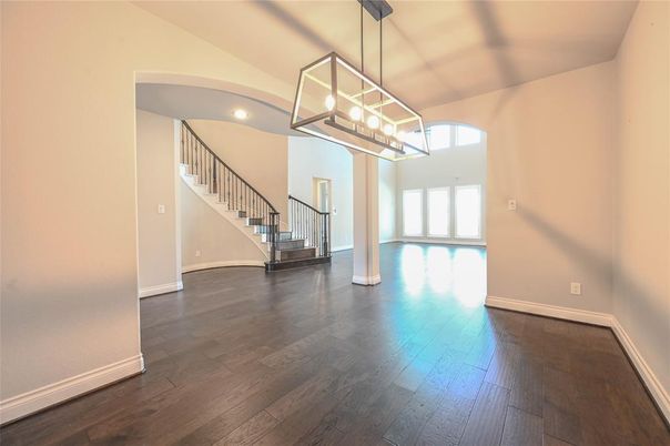 Interior, Pendant Lights, Recessed Lighting, Wood Texture Flooring