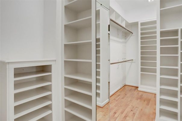 Interior, Walk-in Closets, Wood Texture Flooring