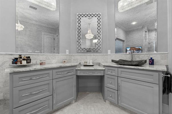Bathroom, Dual Sink Vanities, Interior, Recessed Lighting