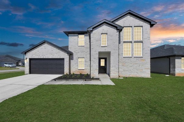 Attached, Exterior, Facade, Brick Traditional