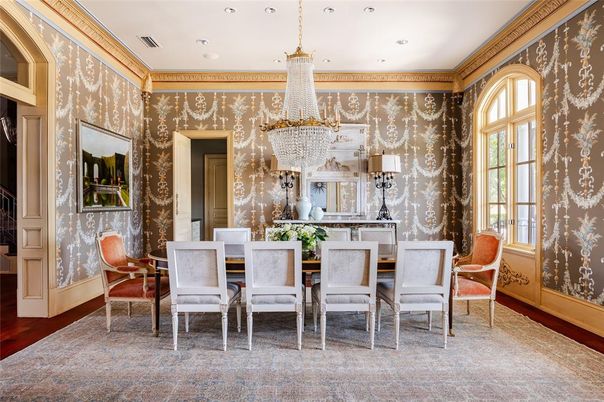 Chandelier, Dining room, Interior, Recessed Lighting, Wood Texture Flooring