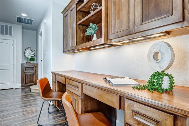 Home Office, Interior, Recessed Lighting, Wood Texture Flooring