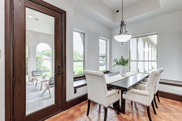Dining room, Interior, Pendant Lights, Recessed Lighting