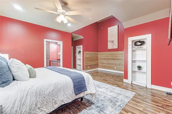 Bedroom, Interior, Recessed Lighting, Wood Texture Flooring