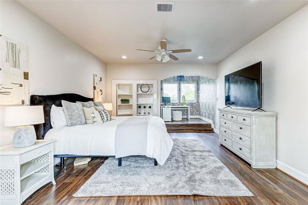 Bedroom, Interior, Recessed Lighting, Wood Texture Flooring
