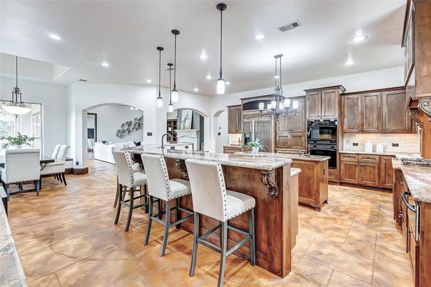 Chandelier, Dining room, Interior, Kitchen, Pendant Lights, Recessed Lighting, Stainless Steel Appliances