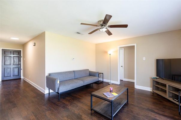 Interior, Living room, Recessed Lighting, Wood Texture Flooring