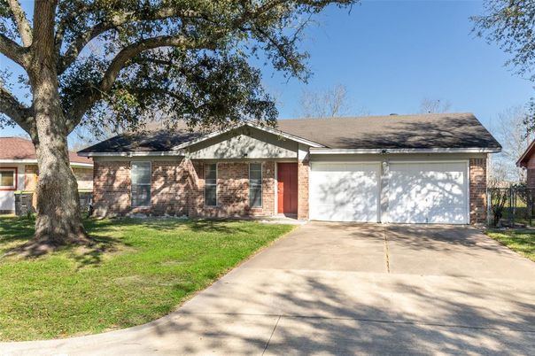 Attached, Exterior, Facade, Brick Facade, Ranch