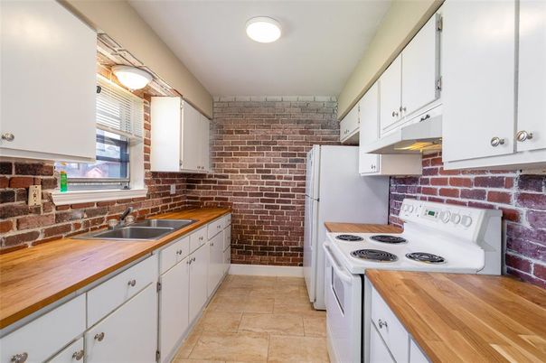 Interior, Kitchen, Recessed Lighting, Stone Walls